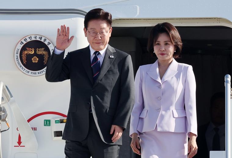 李대통령 “북미대화 페이스메이커 될 것…권력분산 개헌해야”