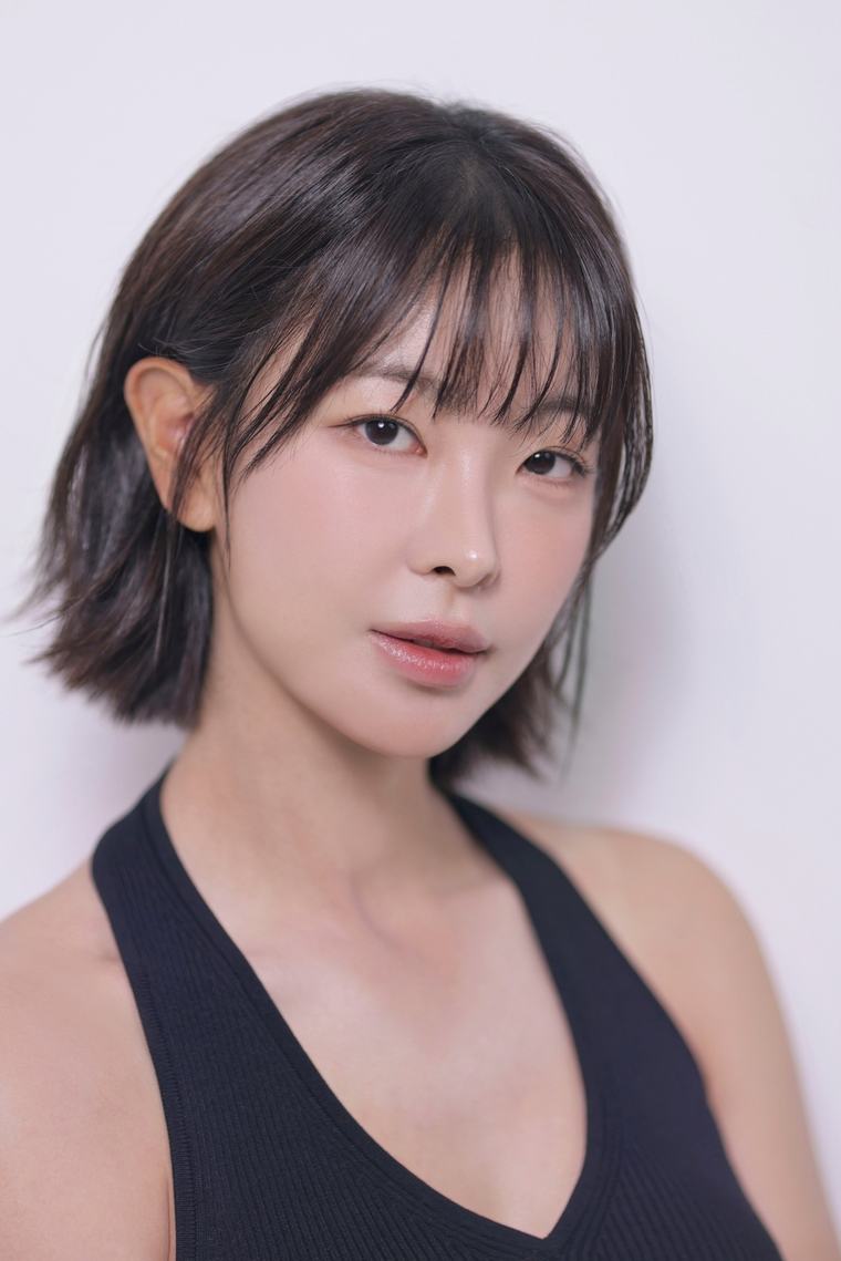 Actor Go Won-hee Signs Exclusive Contract with Billions···Under the Same Roof as Son Hyun-ju·Jo Bo-ah·Jung Sung-il·Kim Ha-neul