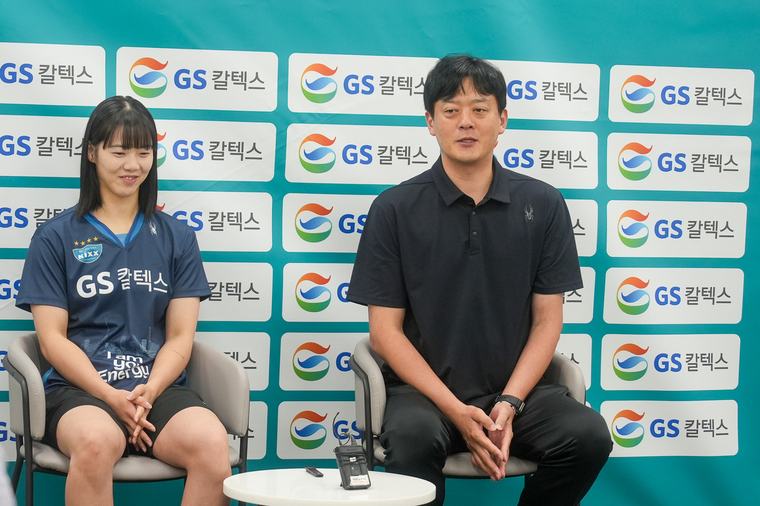 ‘우승 감독’으로 V리그 2연패 도전하는 GS칼텍스 이영택 감독 “봄 배구만 진출하면 단기전은...저희에겐 (실바가) 있지 않습니까” [남정훈의 오버 더 네트]