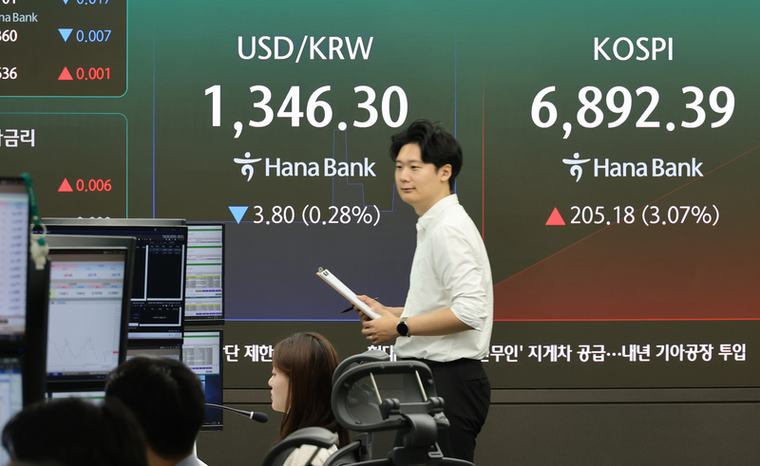 "코스피 1만 2,000 간다"…골드만삭스, 메모리 호황 지속 전망