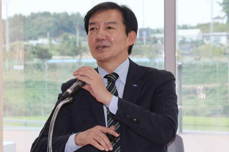 조국 "이 대통령 선거법사건, 공소취소 아닌 '법 개정' 면소로 가야"