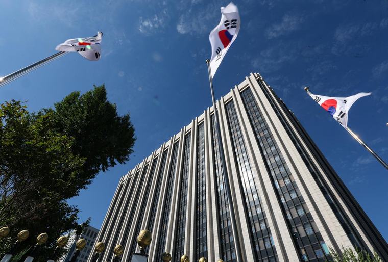 혈세로 갚아야할 나랏빚 4년뒤 1300조 넘어