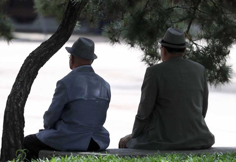 [사설]“2060년 韓 최고령국”… 반세기 전 만든 시스템 확 뜯어고쳐야