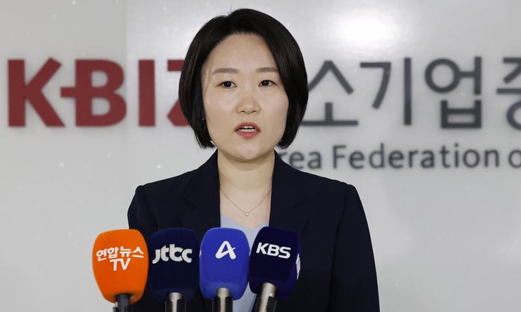 이소영, 전세금 무이자 대여… 강신철, 子 상가 보유 누락