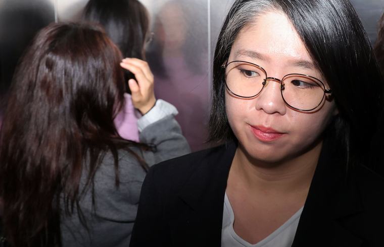용혜인, ‘묵묵부답’ 엘베 직행에 폭발한 취재진 “기득권 모습과 같은 것 아닌가”