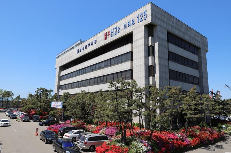 ‘백꾸’ 열풍에 짝퉁 키링·인형 급증…세관 압수품 78% 차지