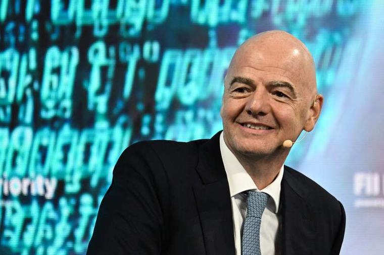 인판티노 FIFA 회장 연임 도전 재확인…내년 4선 도전