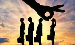 여성, 남성보다 2591만원 적게 버는데…격차 줄어든 거라고?