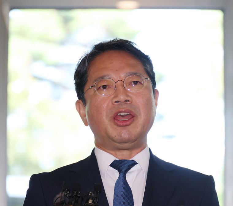 김승원, '신약 청탁' 의혹 관련 직권남용 혐의로 고발돼