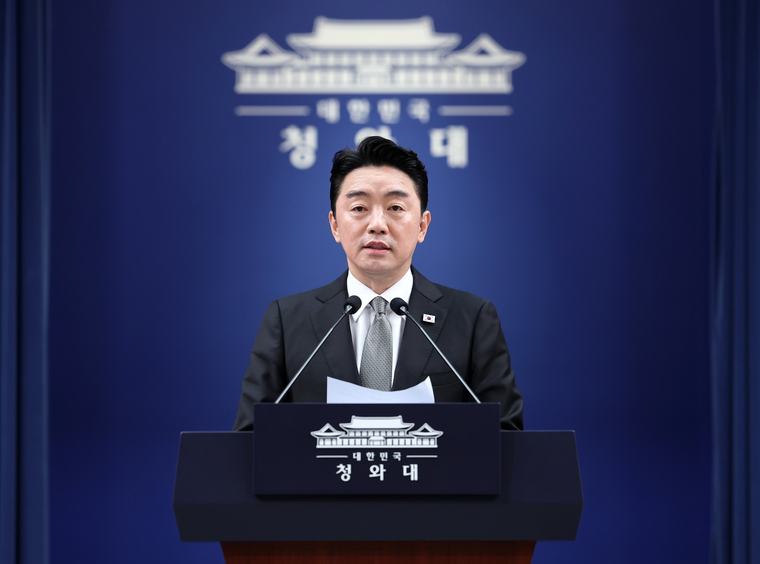 강훈식 “환경미화원 ‘3인 1조’ 예외 남발…일터가 죽음 현장 돼선 안 돼”