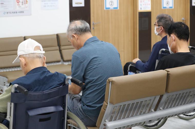 “나이보다 몸 상태”…고령 다발골수종 이식 효과 국내 첫 입증