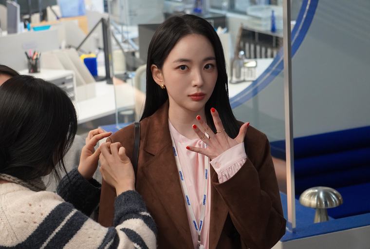 ‘The Favorite Employee’ Kim Chae-Eun shares her thoughts “A happy time”