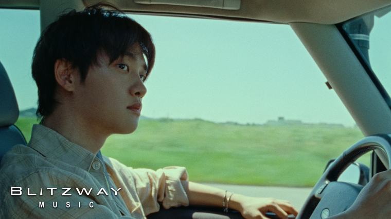 D.O. (Do Kyung-soo), stylish visuals for new title track ‘Guitarist’