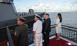 [사설] 북 새 구축함 강건호 취역, 동해 안보 위협 커진다