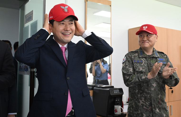공군사관 찾은 '공군 장교' 출신 장동혁 "통폐합 반드시 막겠다"