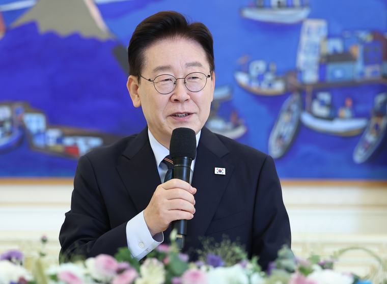 李대통령 지지율 또 취임 후 최저치…2%p 하락한 40% [한국갤럽]