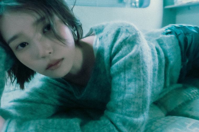 ‘단발’ 아이유, ‘디어 마이 크레이지 솔메이트’에게 ‘이 별로부터’ 보내는 안부