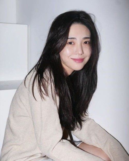 AOA 출신 권민아, 친언니 갈등 폭로 “나와 母 재산 횡령 후 연락 두절”
