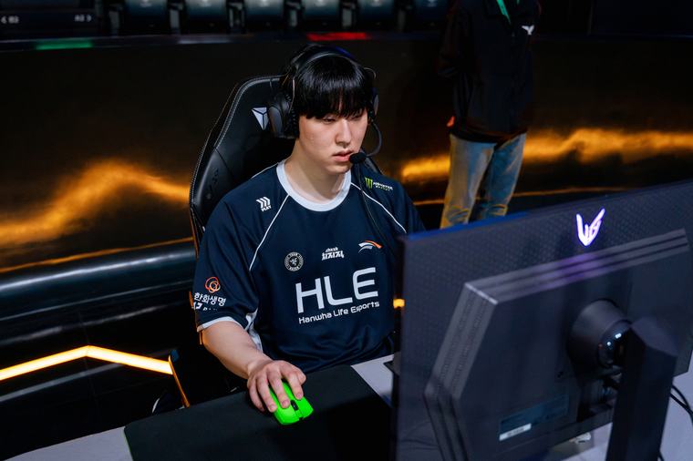 ‘Zeka Explodes Again’ Hanwha Life, from 0-2 to 2-2… ultimately, ‘Silver Scrapes’ rings out
